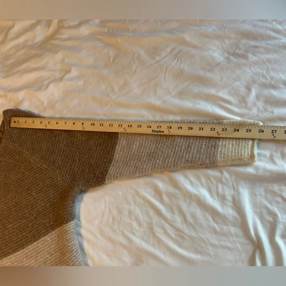 Abercrombie & Fitch Tan and Cream Scoop Neck Sweater - Picture 10 of 11